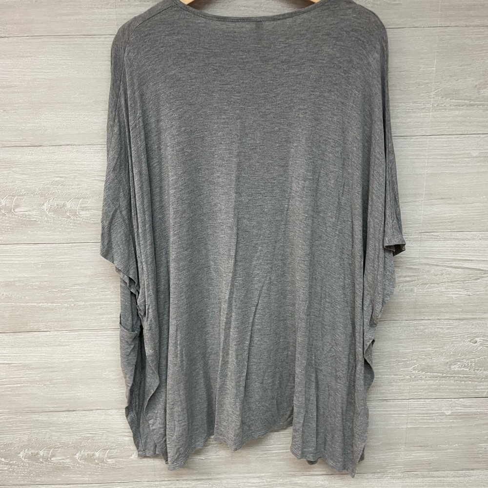 | Savvi | light weight shawl. OS. - Picture 4 of 4